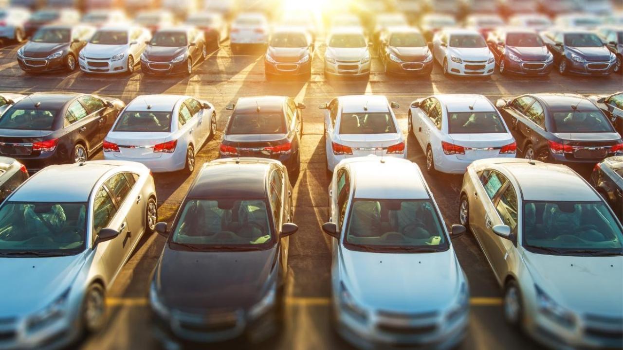 Entreprises automobiles : quelles solutions pour transporter vos véhicules ?